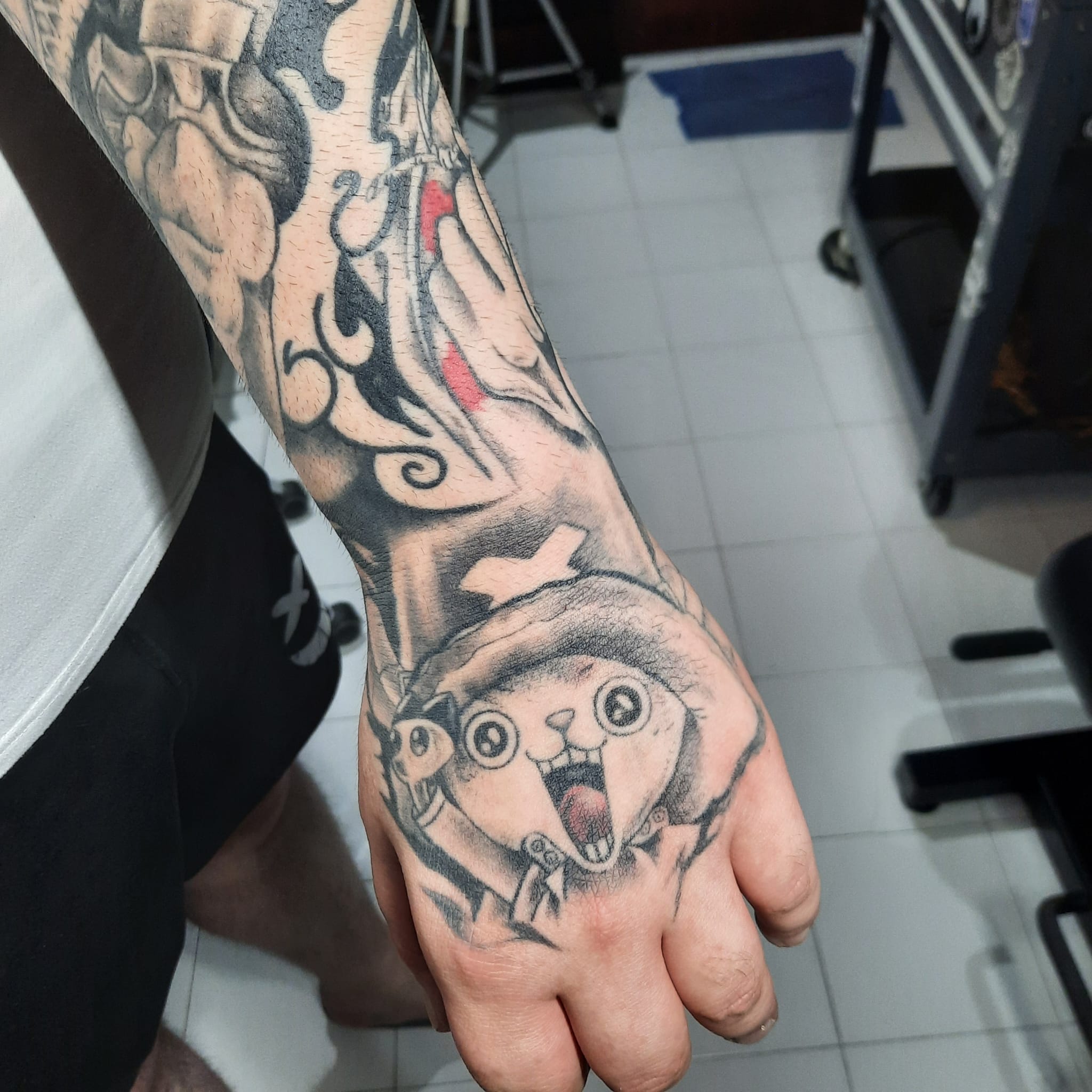 One Piece Chopper hand tattoo by Luca Falzon
