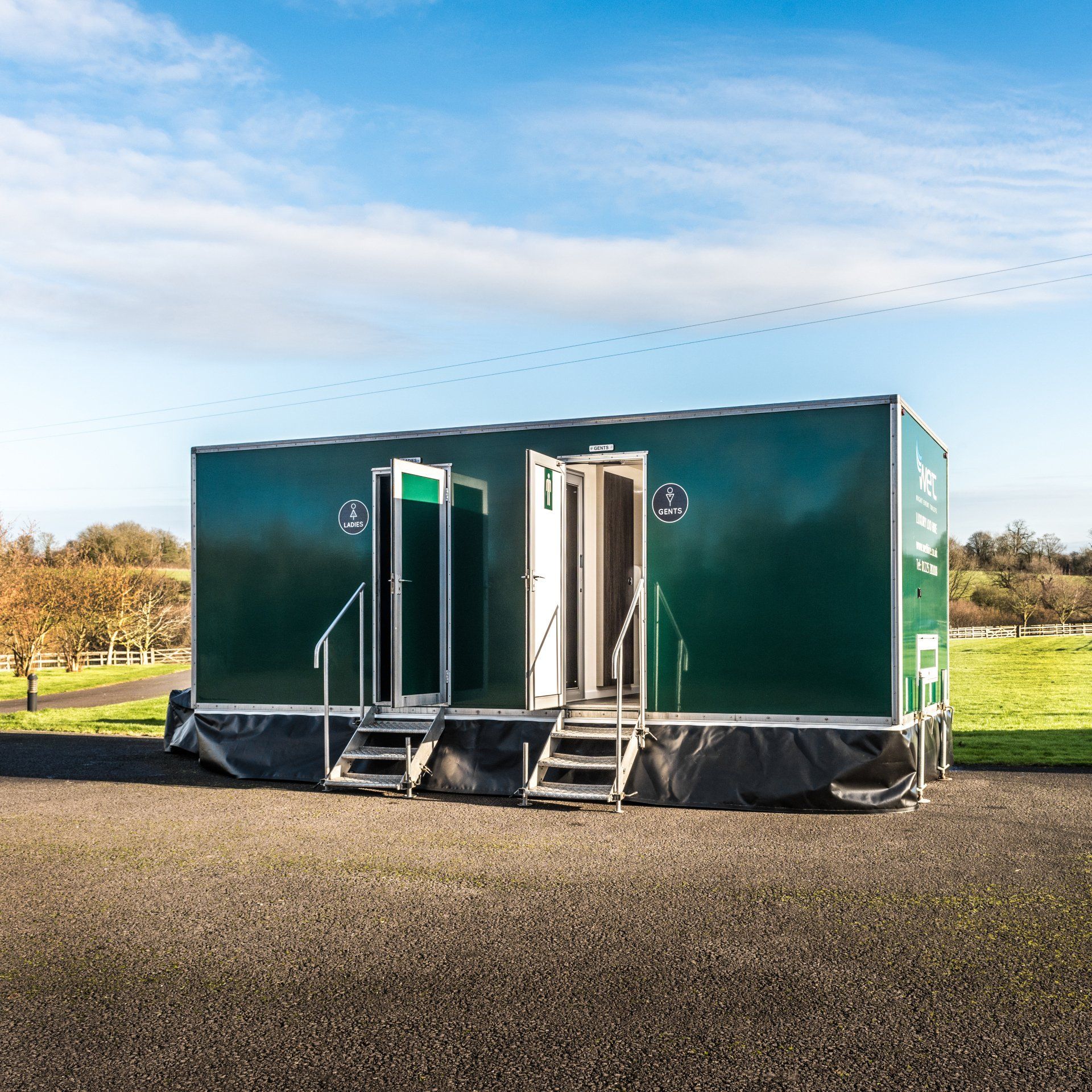 Luxury Toilet Trailer Exterior