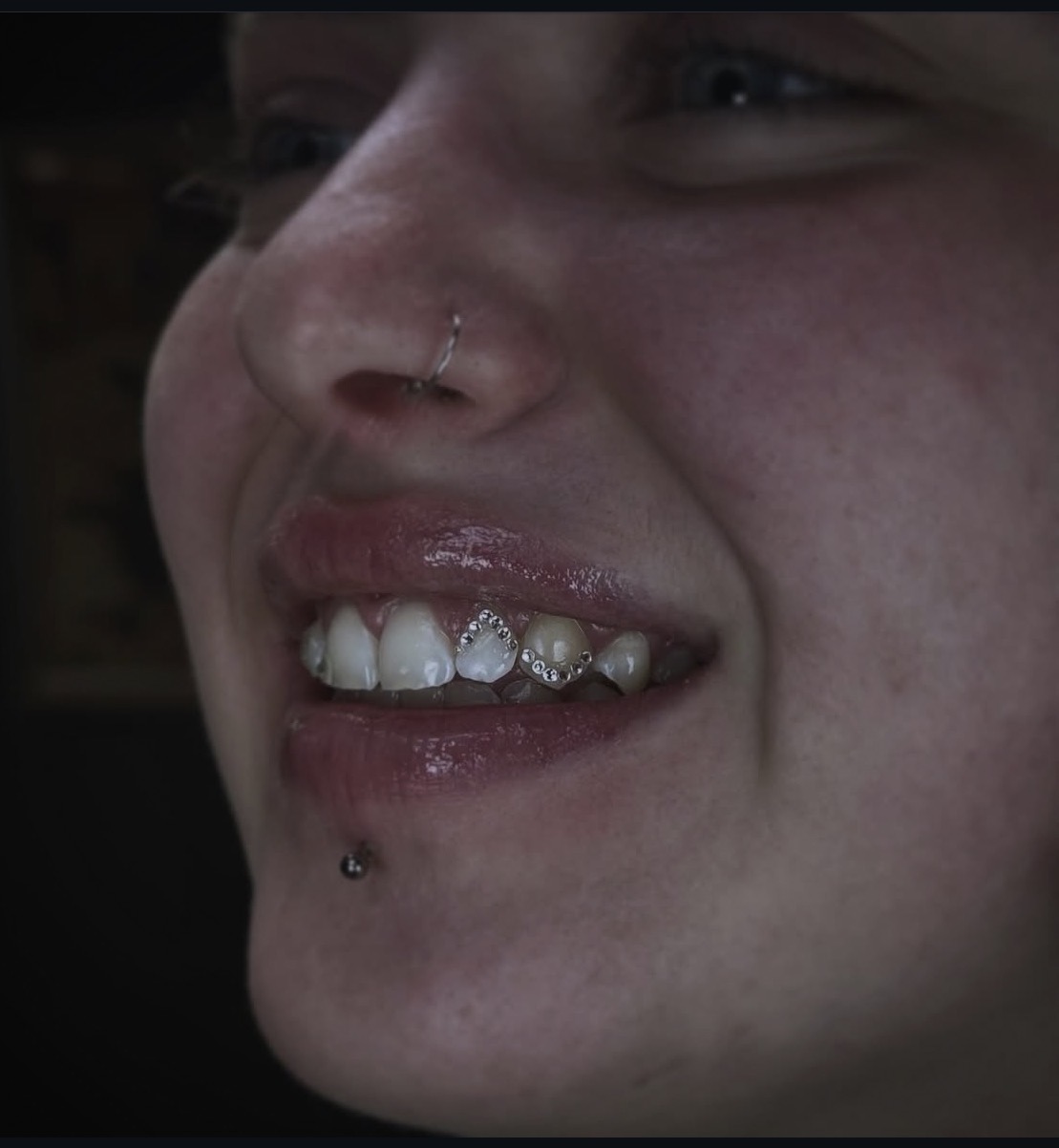 Heart tooth gem design