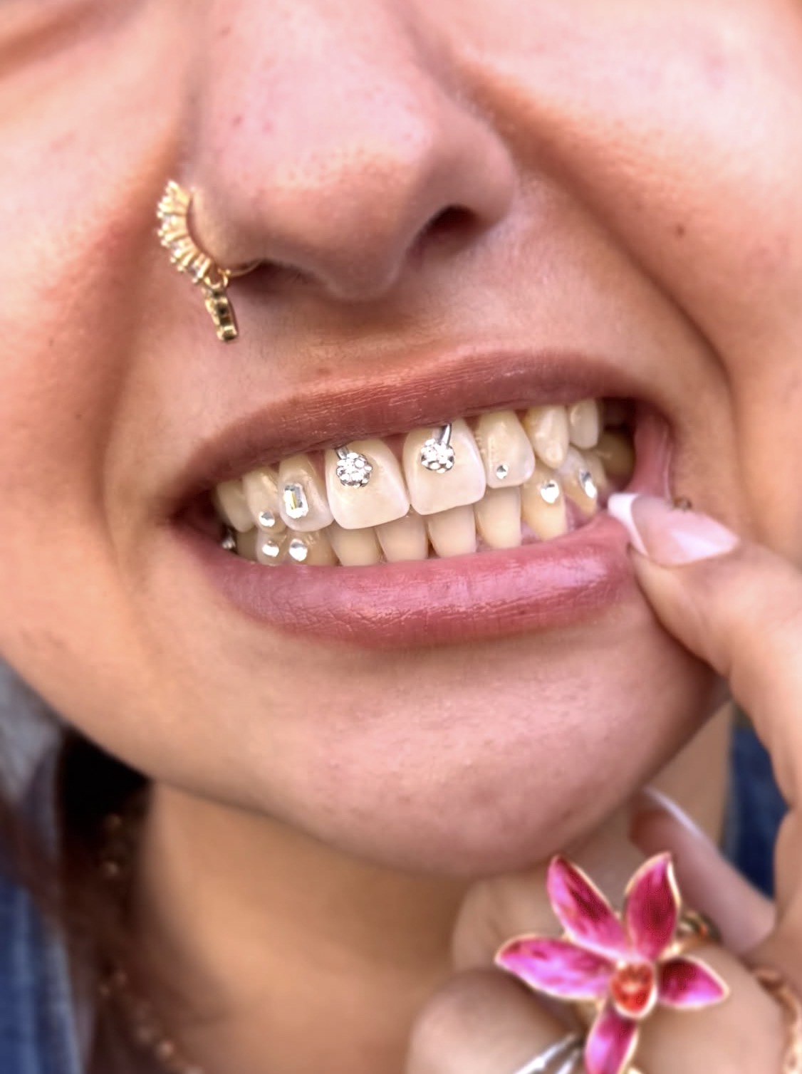 Crystal cluster tooth gems