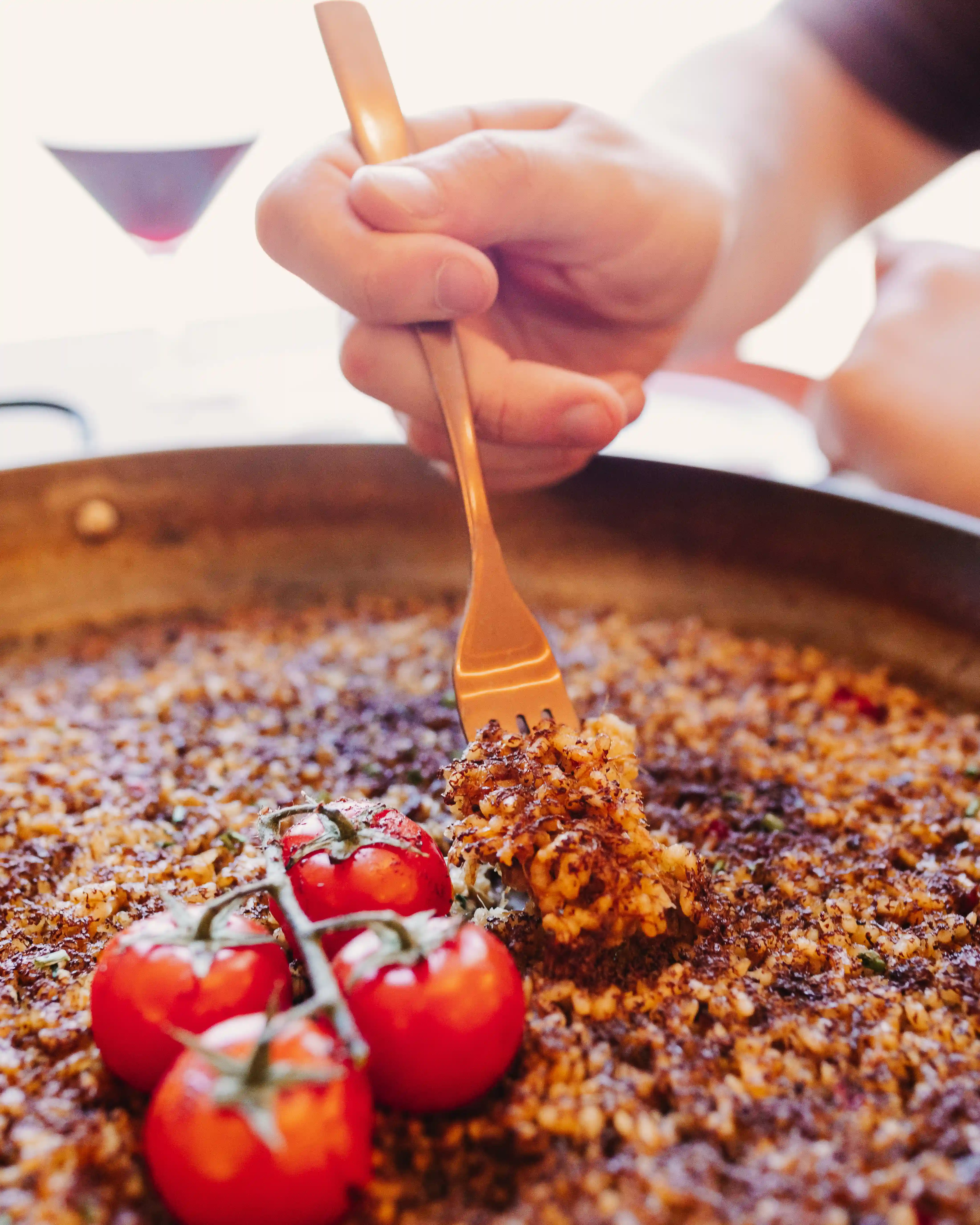 Arroz de autor en paellera con tomates cherry en El Bejeque Las Palmas