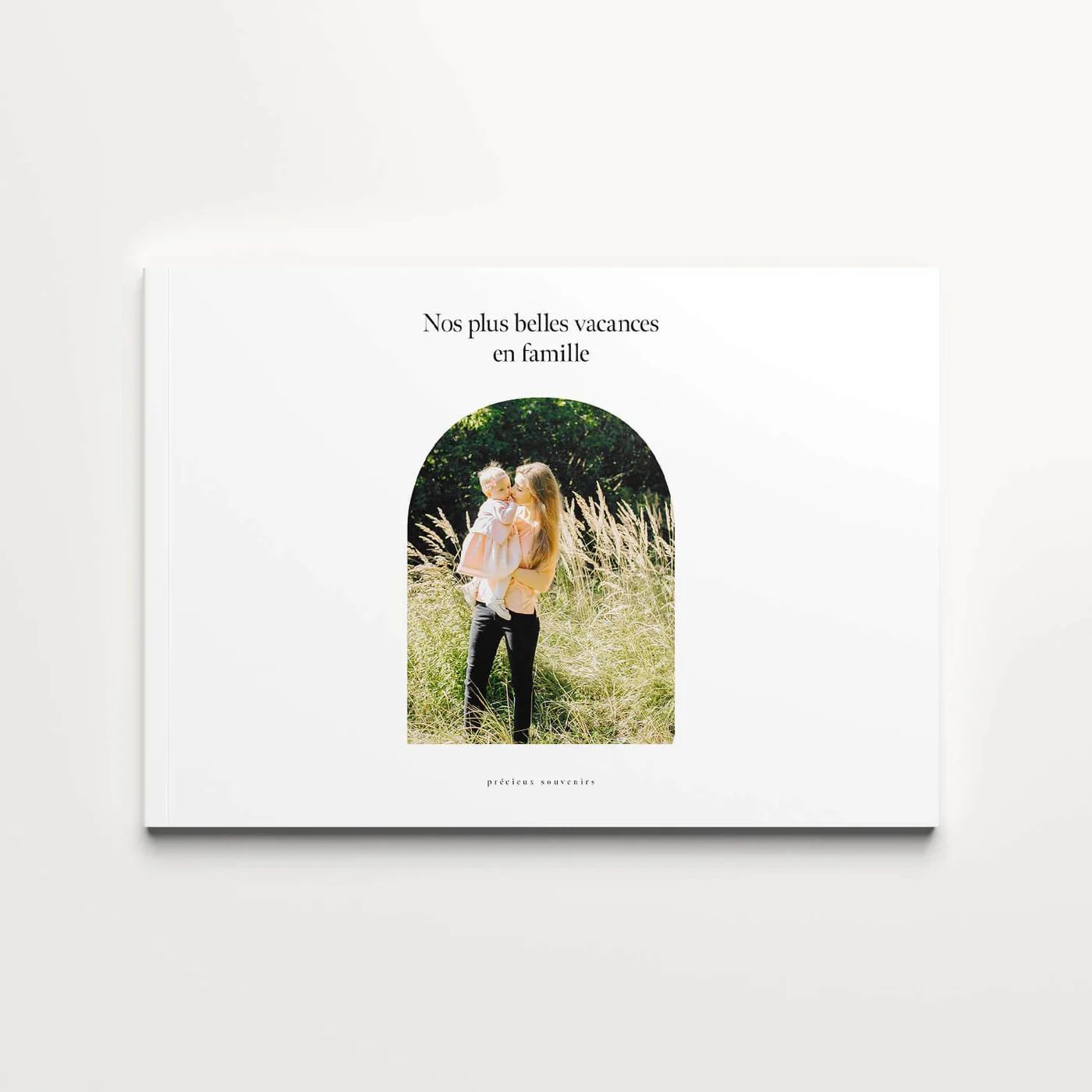 Classic Arch Softcover — capa paisagem com arco, mãe e bebé
