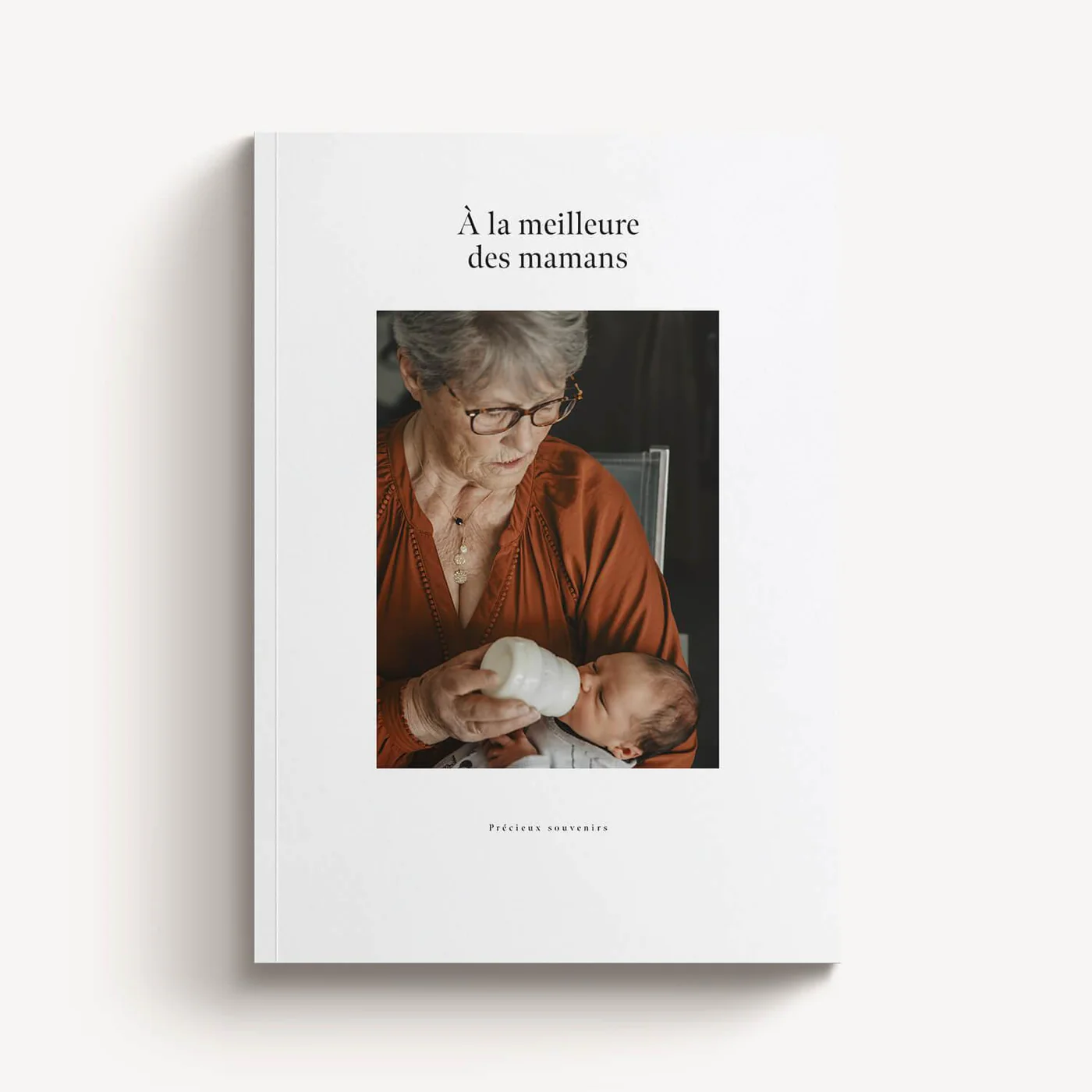 Softcover magazine — avó com bebé