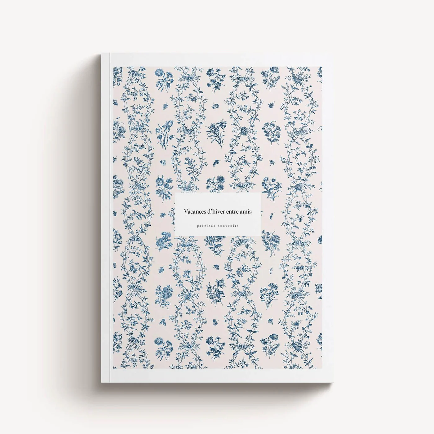 Flower Strips Softcover — capa retrato com padrão de ramos florais azuis