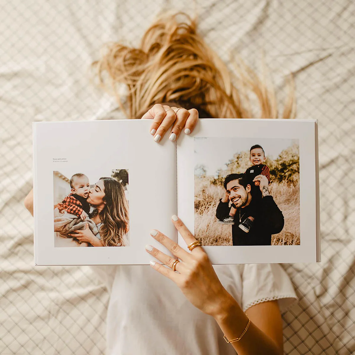 Álbum hardcover quadrado aberto — família