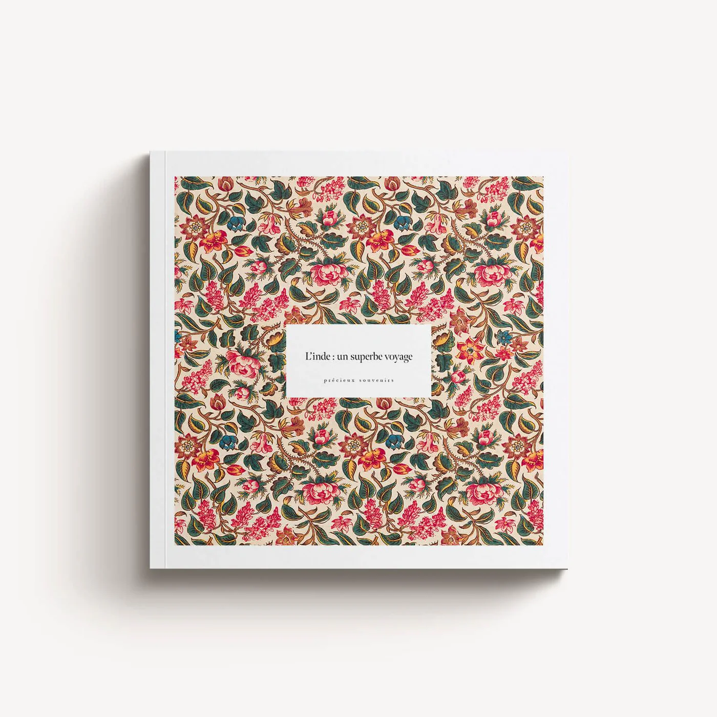 Golden Greenery Softcover — capa quadrada com padrão floral tropical