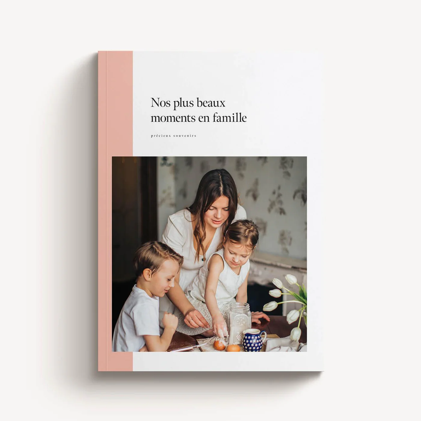 Shiny Softcover — capa retrato com faixa lateral rosa, família