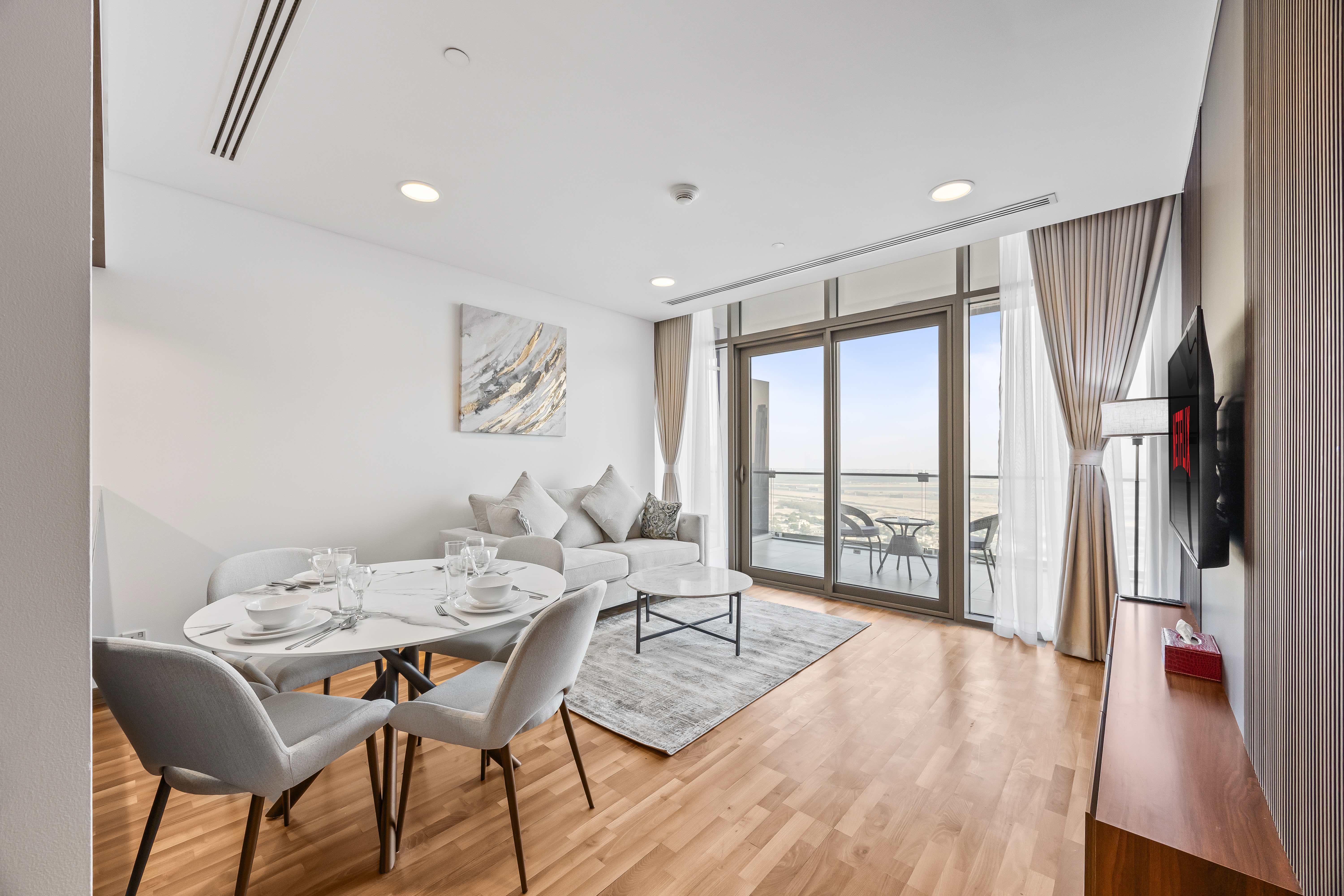 Executive one bedroom apartment at Burj Daman DIFC with Burj Khalifa views