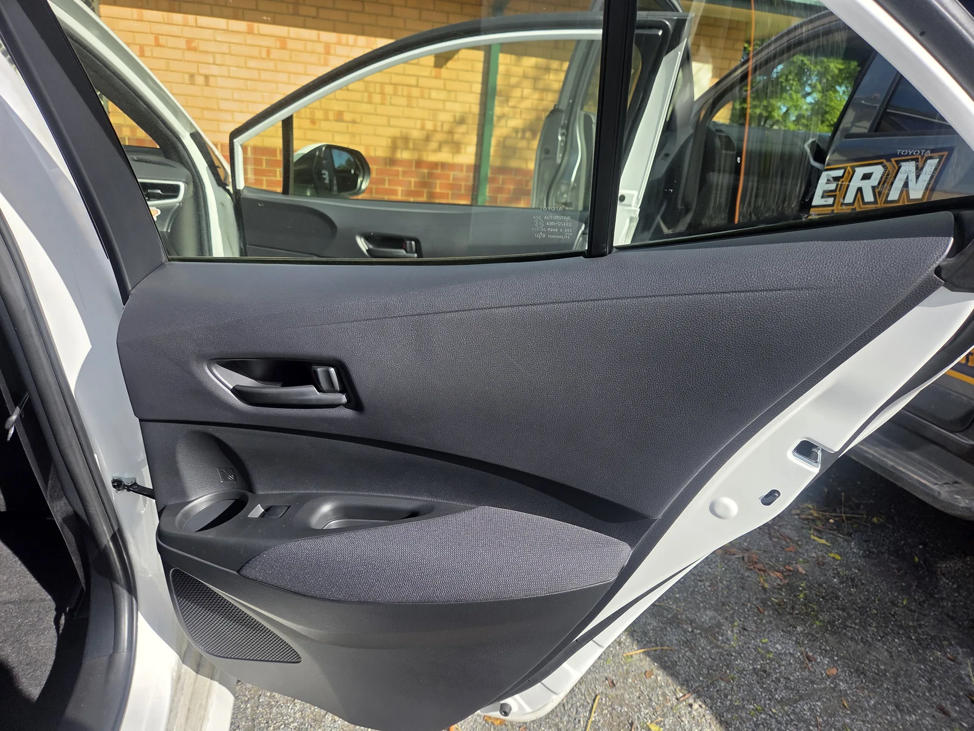 Rear door card