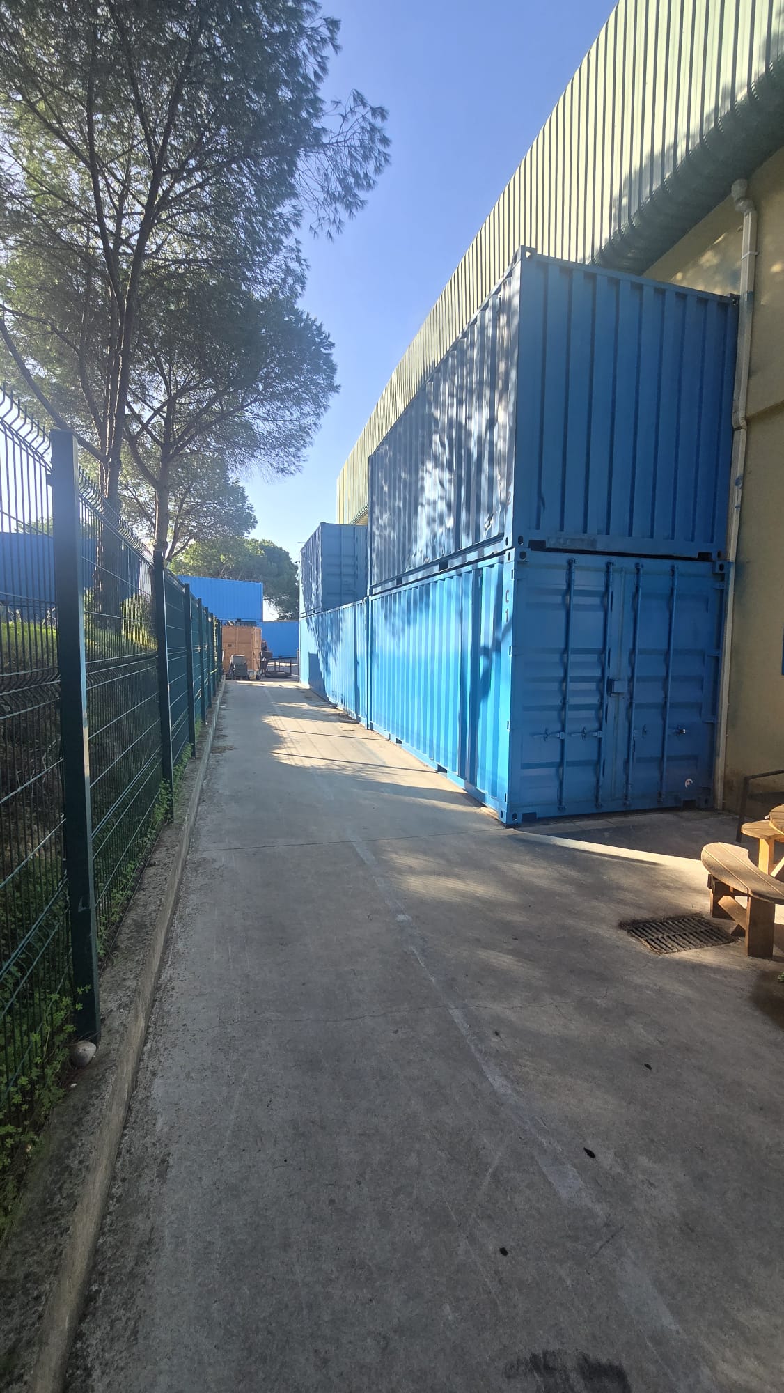 Container storage facility