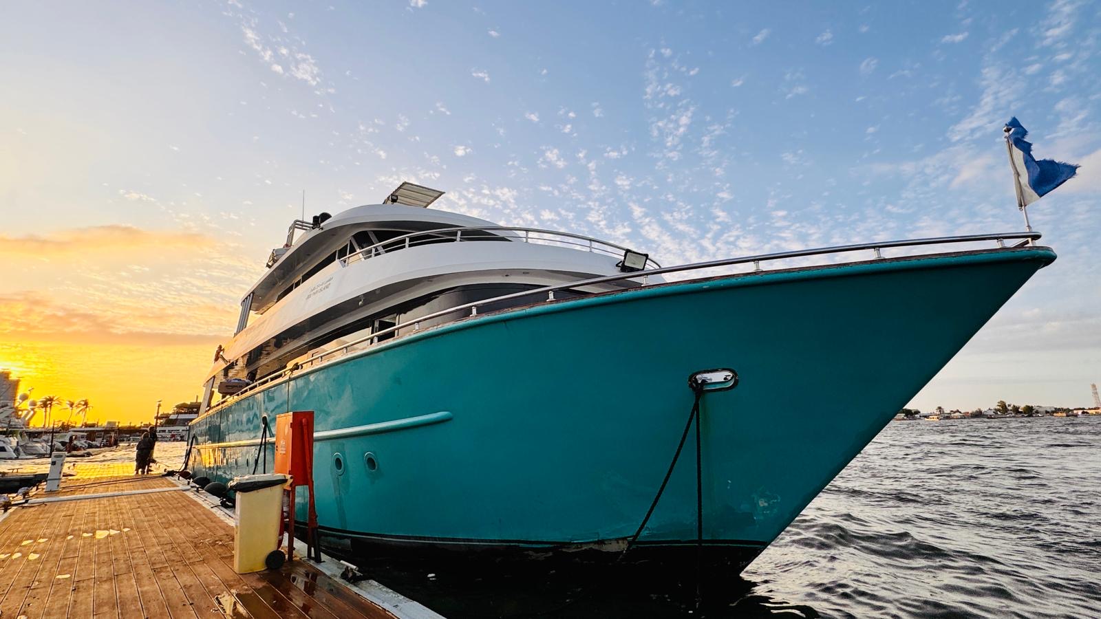 Dolphin Island Yacht