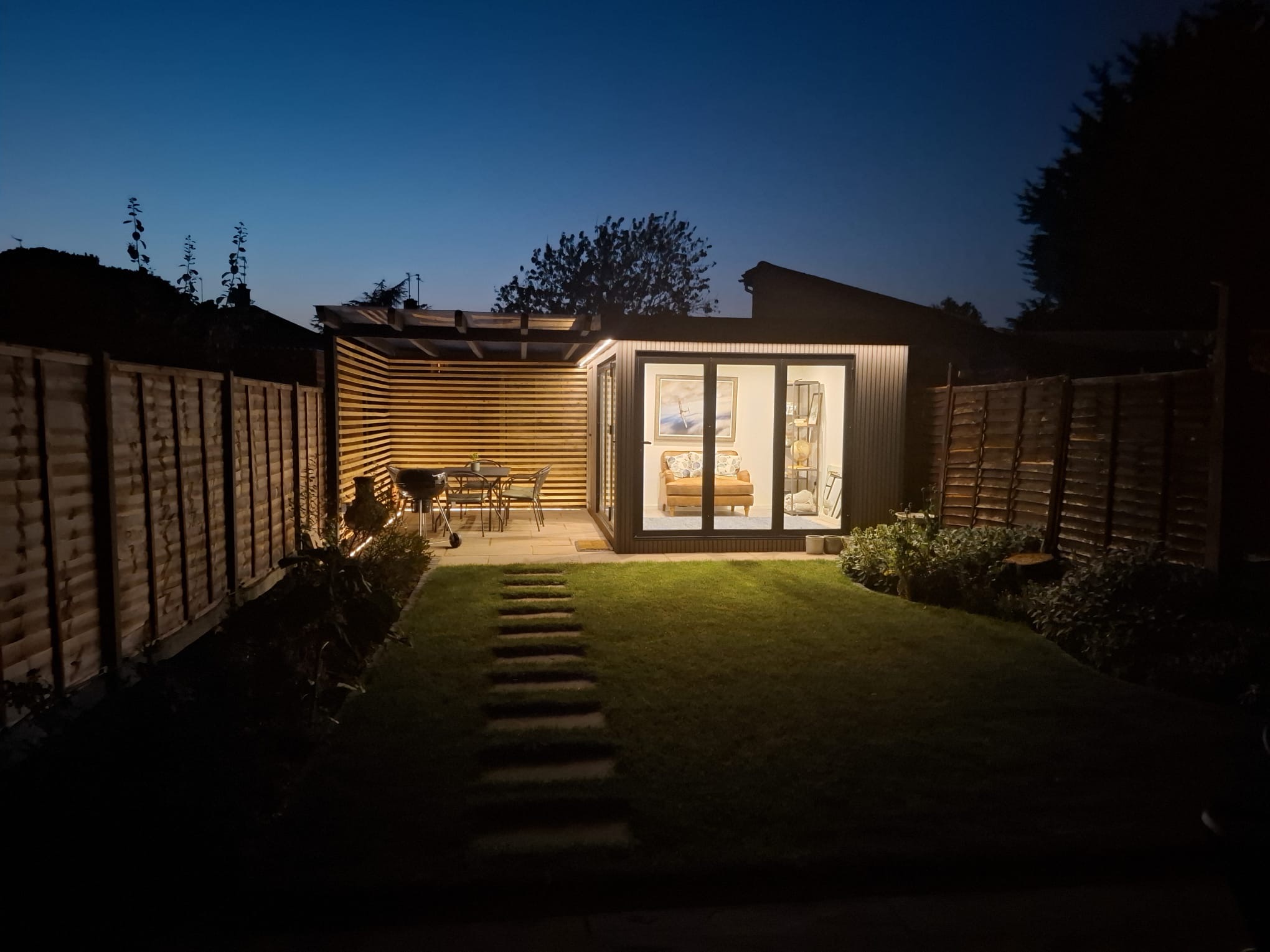 GARDEN ROOM & LIGHTING