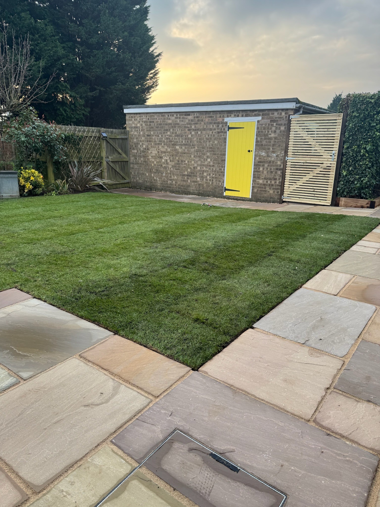 LANDSCAPING & PLANTING
