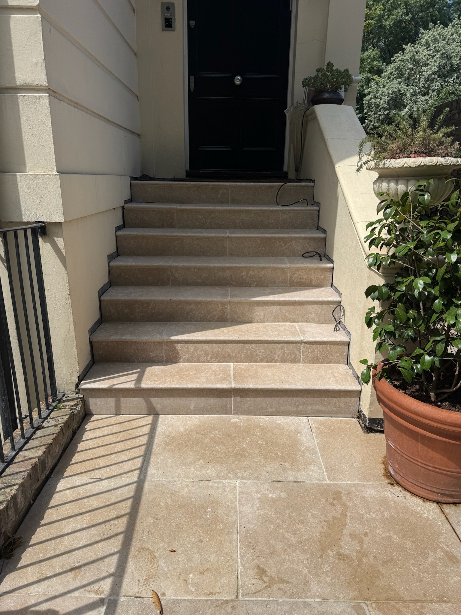 COMPLETE GARDEN MAKEOVER