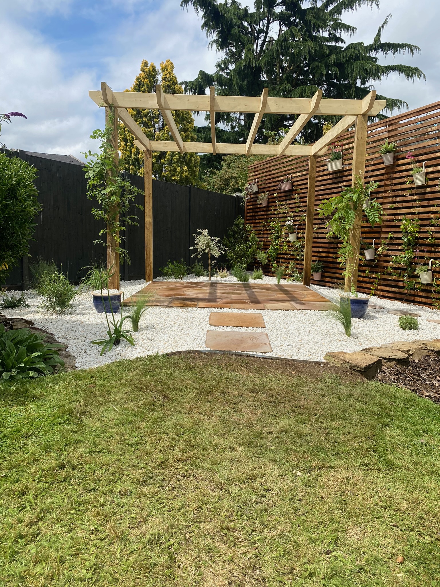 PERGOLA & PAVING