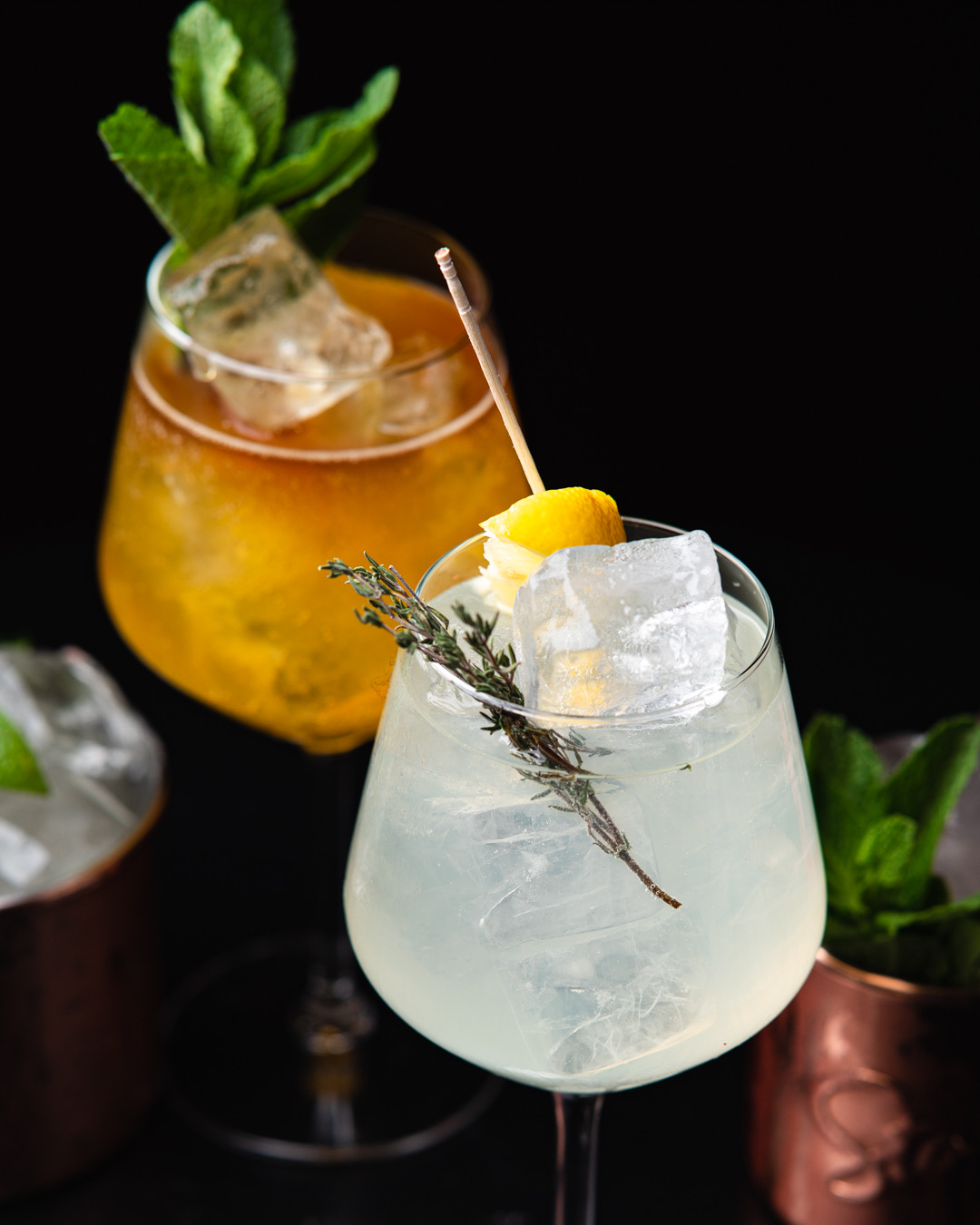 Gin Tonic und Old Fashioned Cocktails