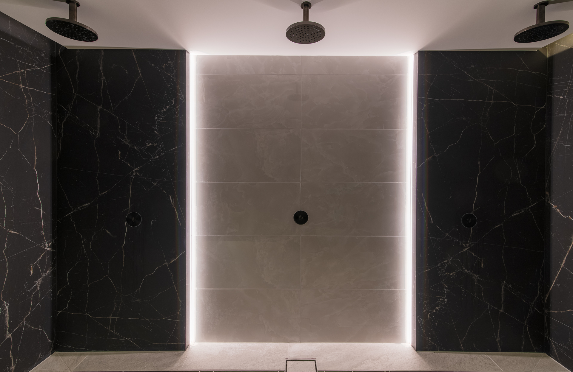 Luxe doucheruimte zorginstelling