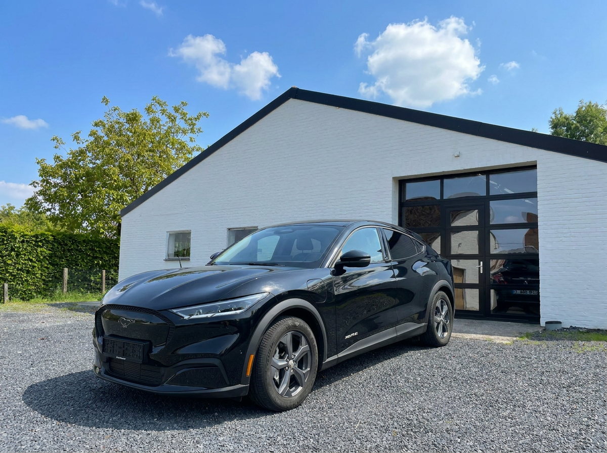 Ford Mustang Mach-E voor EVoertuigen.be showroom