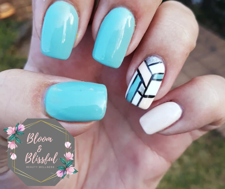 Turquoise nails with geometric mosaic art by Emmie