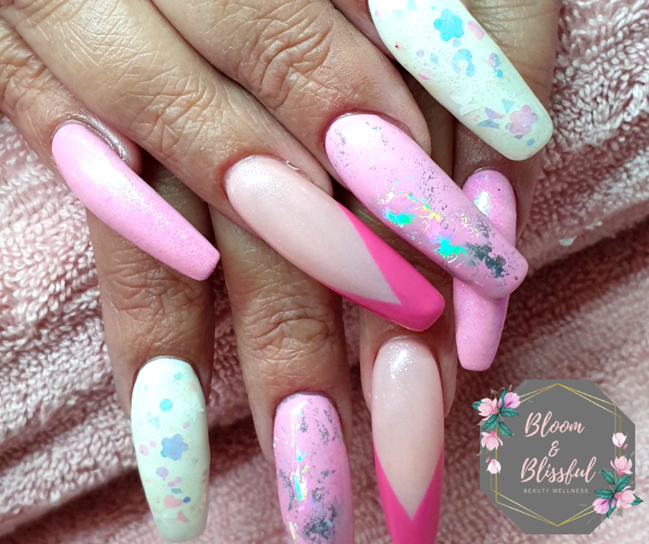 Pink coffin nails with holographic foil and paint splatter art by Emmie