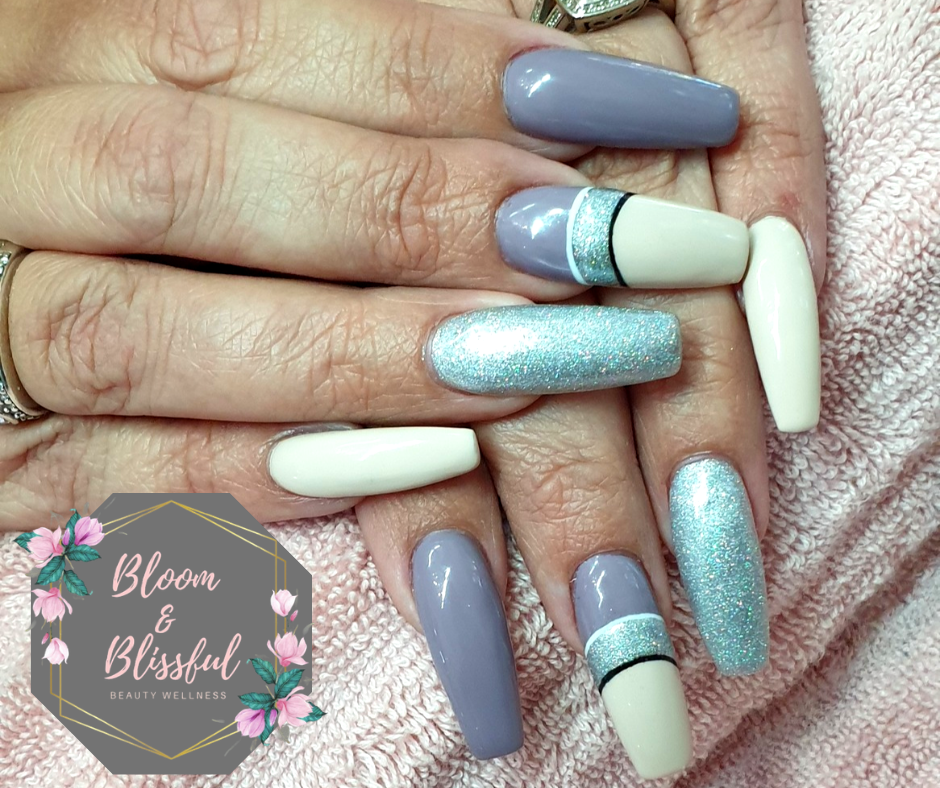 Lavender and silver glitter coffin nails by Emmie
