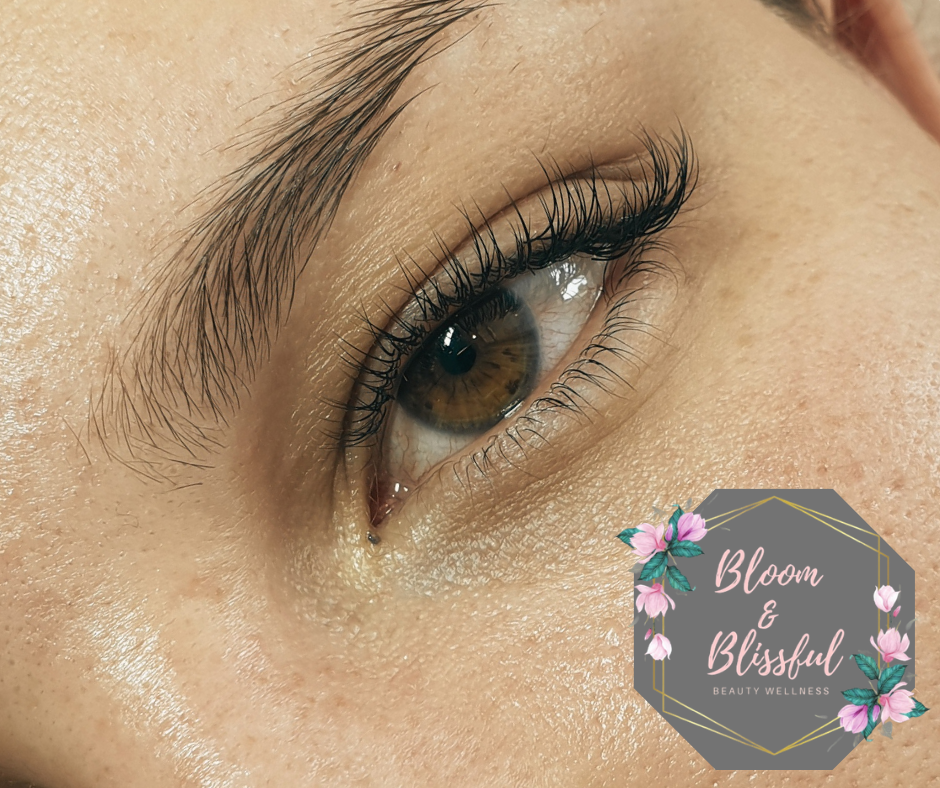 Natural lash lift with beautiful curl and definition by Emmie