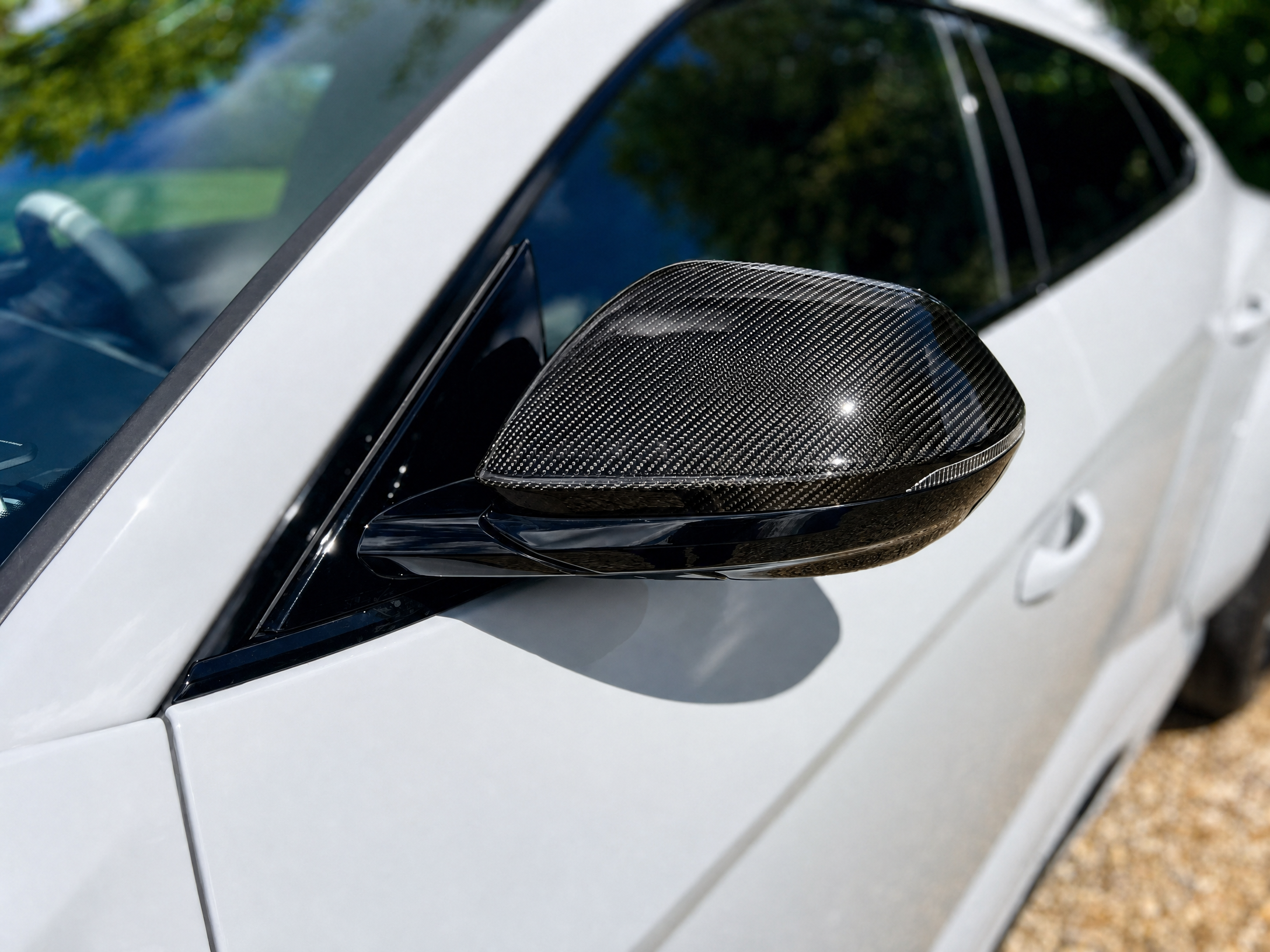Lamborghini Urus — carbon-fibre wing-mirror cap detail