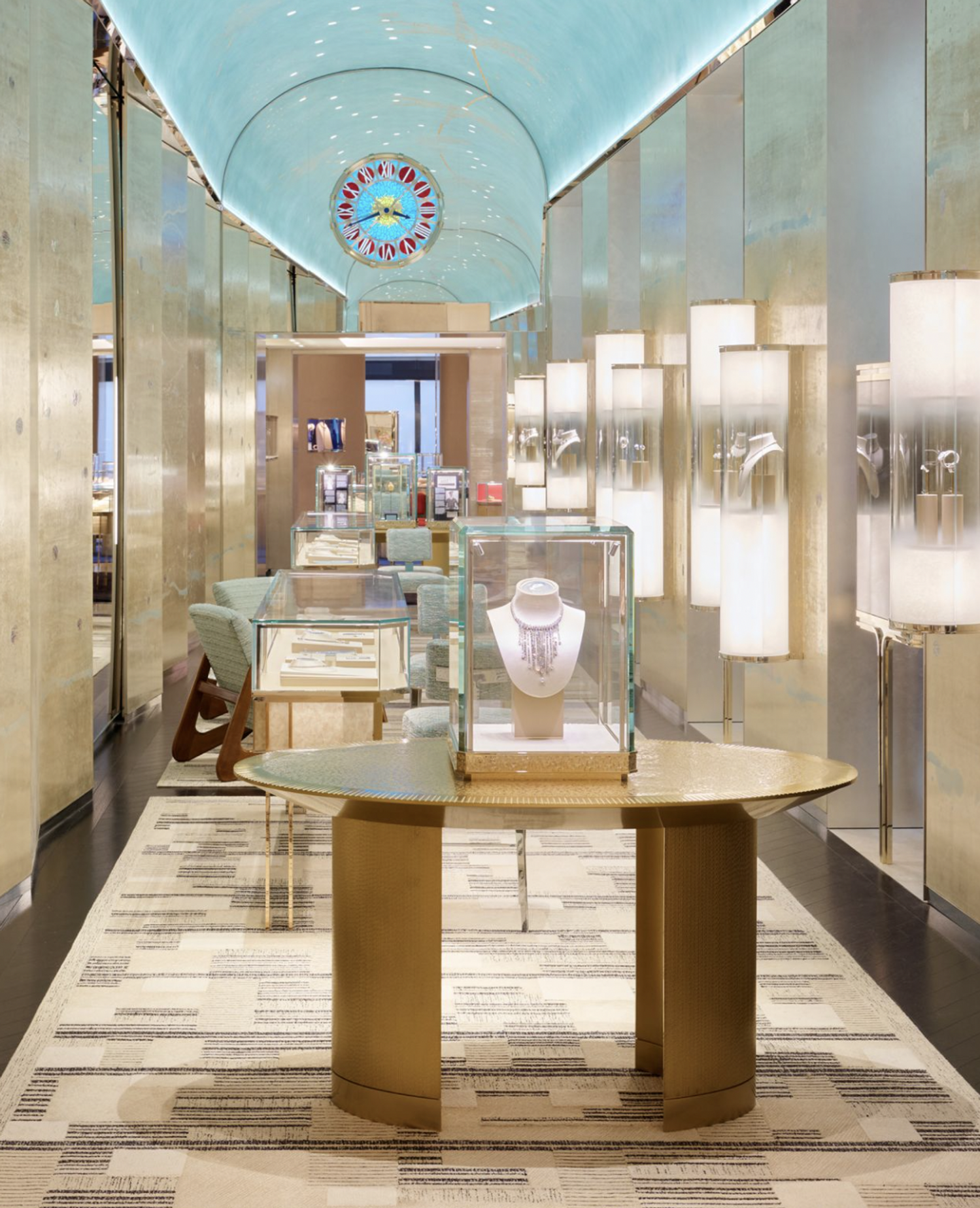 Galerie joaillière, scénographie contemporaine Tiffany & Co