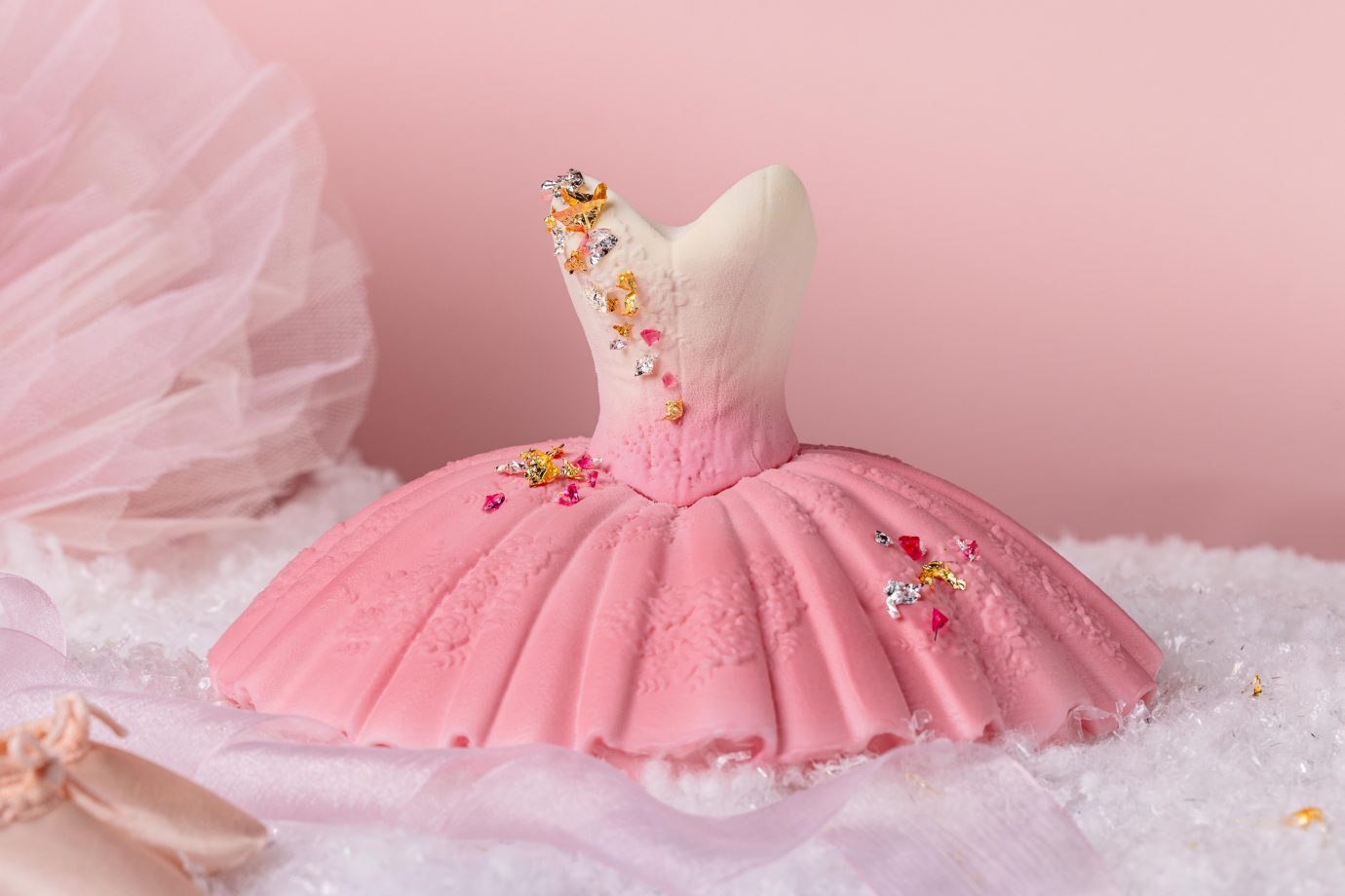 Décor ballet et bûche L’Adage à la Rose – Grand Hôtel x Repetto