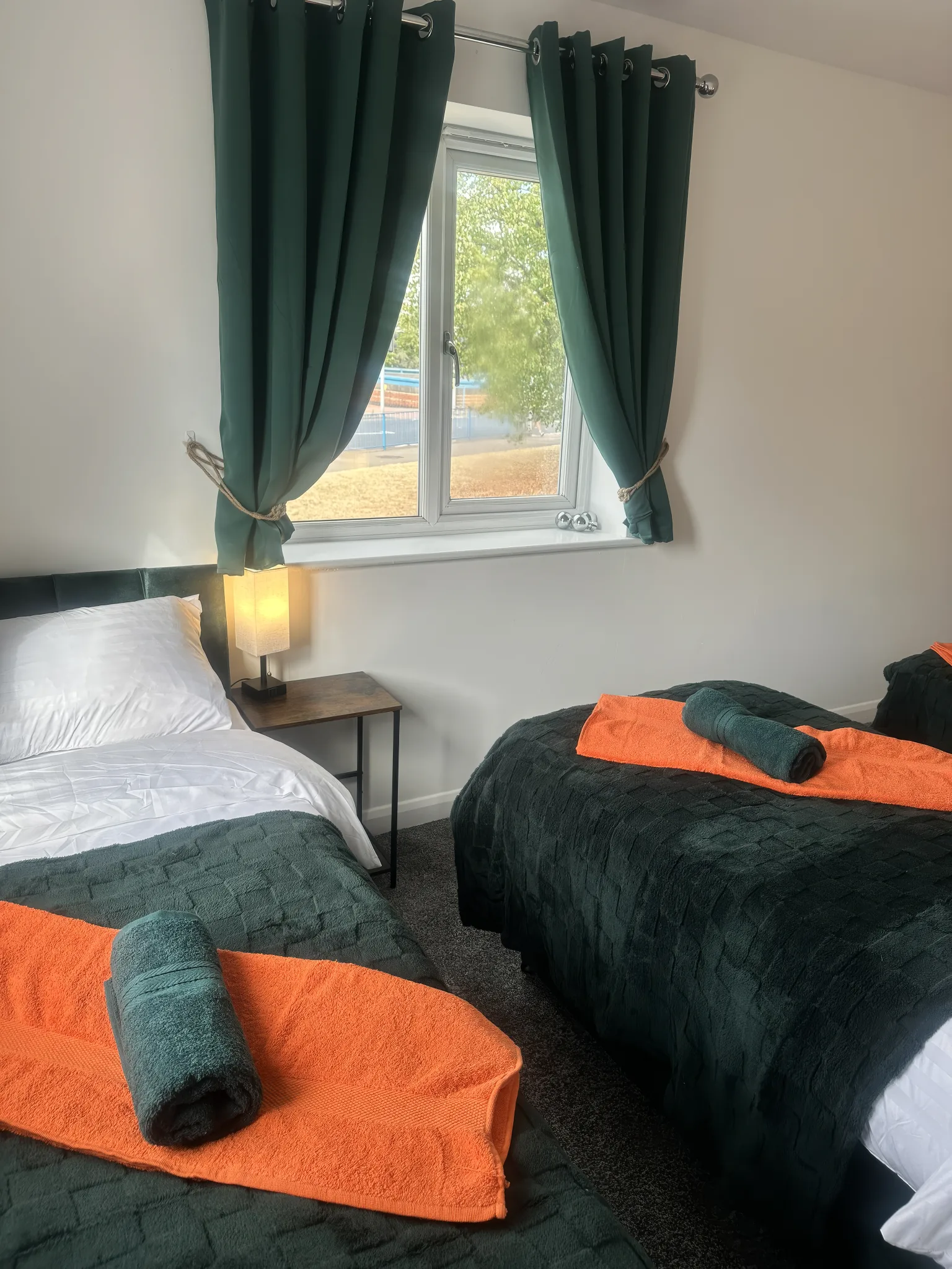 A50 2-Bed Flat — Sleeps 4