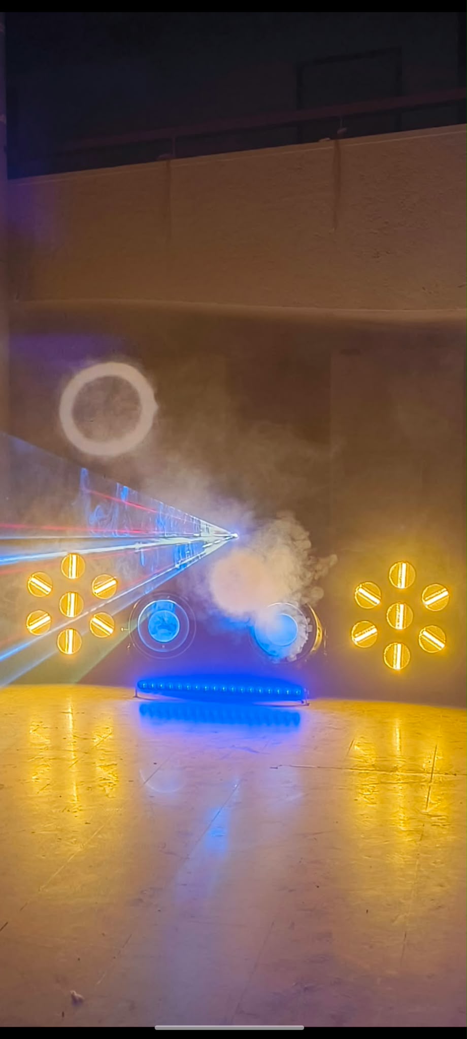 H-K1 smoke ring met LED en lasers - portrait shot