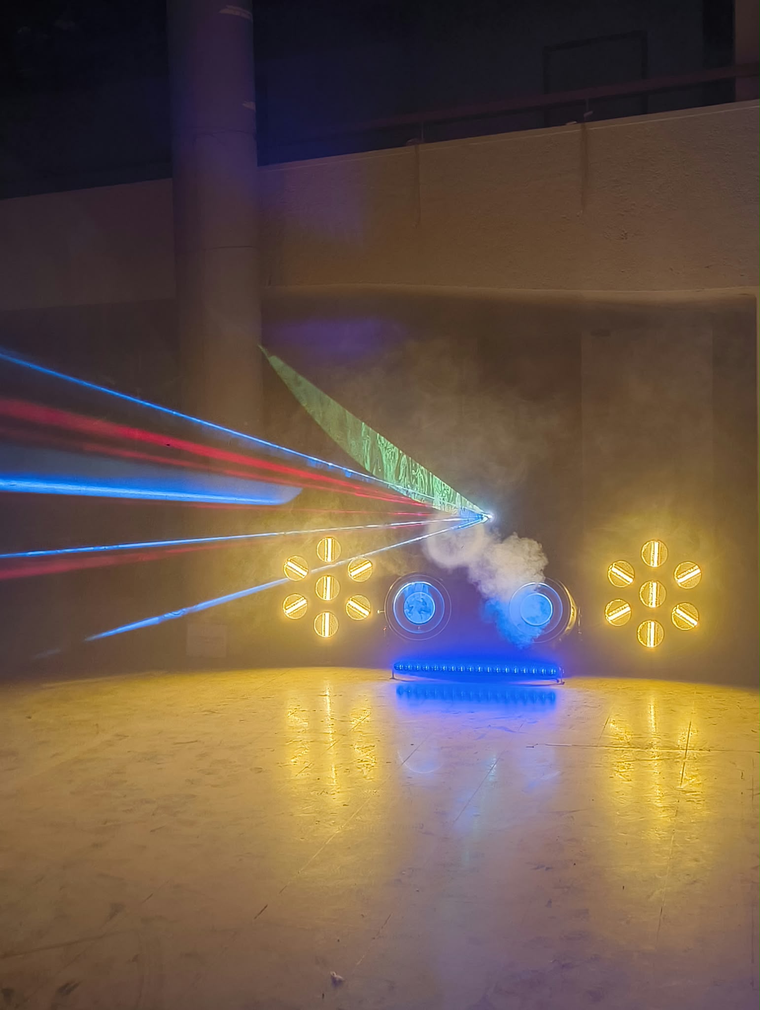 H-K1 smoke ring met lasers en LED — live footage