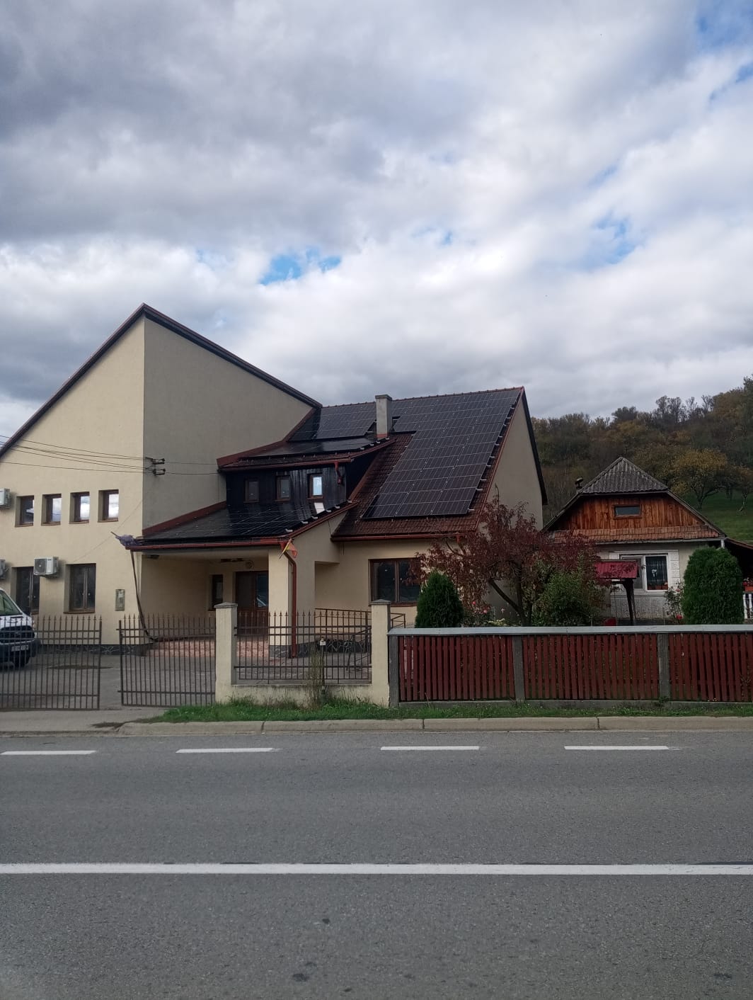 Camin Cultural Baba Maramures cu panouri fotovoltaice pe acoperis - Fondul de Modernizare