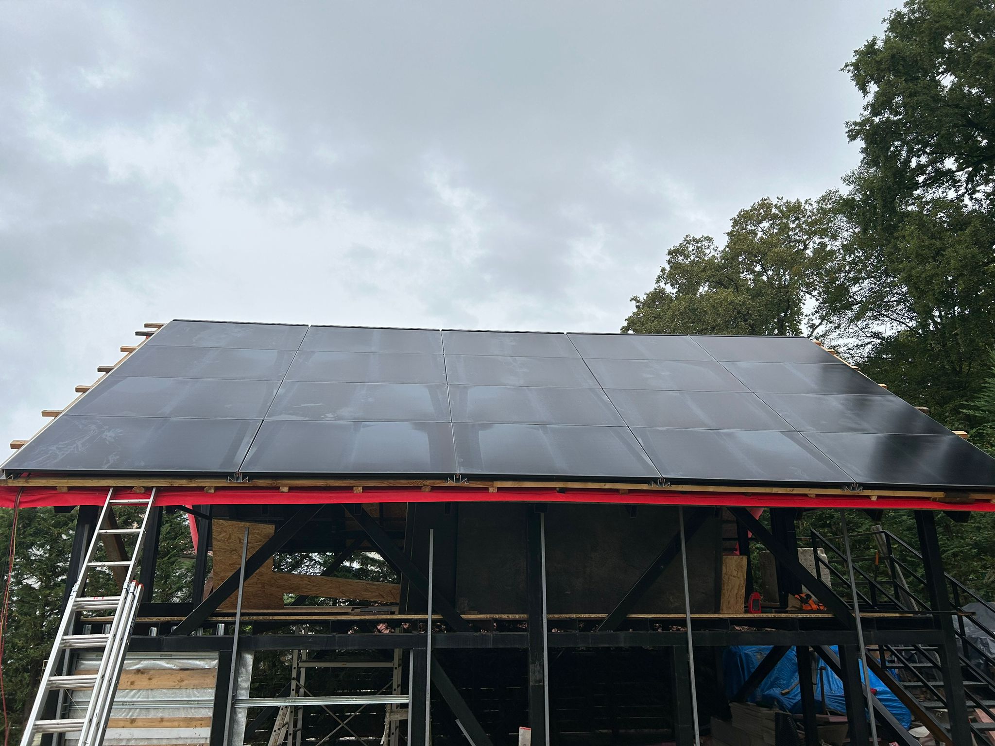 Acoperis fotovoltaic Megasol Nicer X integrat - vedere frontala